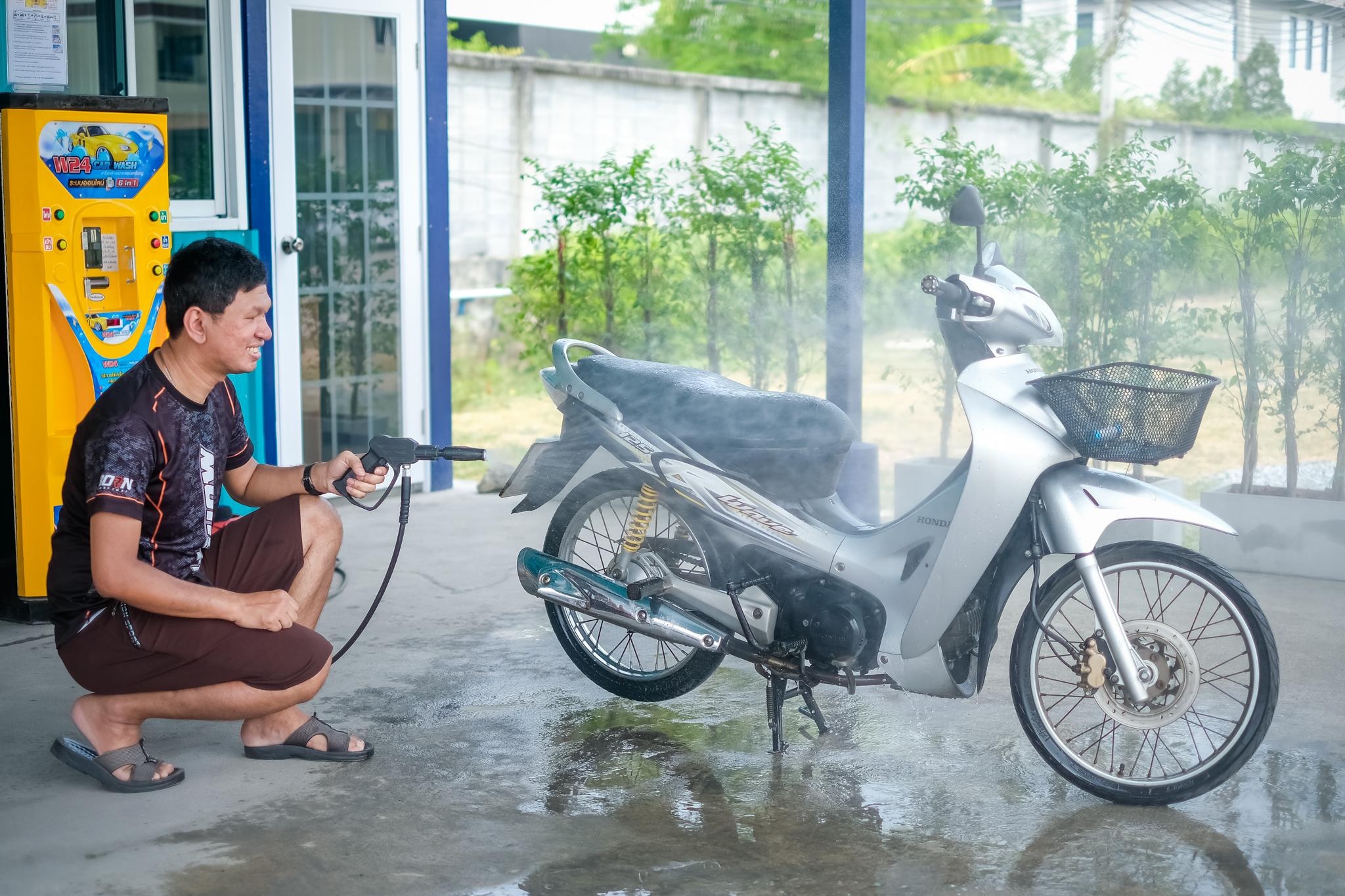 W24 ล้างรถหนอดเหรียญ ตลาดเอสทีเพิ่มสิน